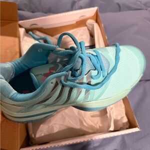 Women's Aqua Athletic Shoes